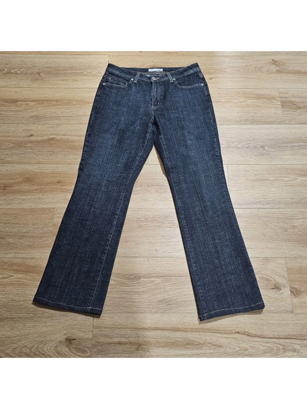 Chico's Platinum Jeans Women's Size 1 / Size 8 Blue Bootcut Denim Pants